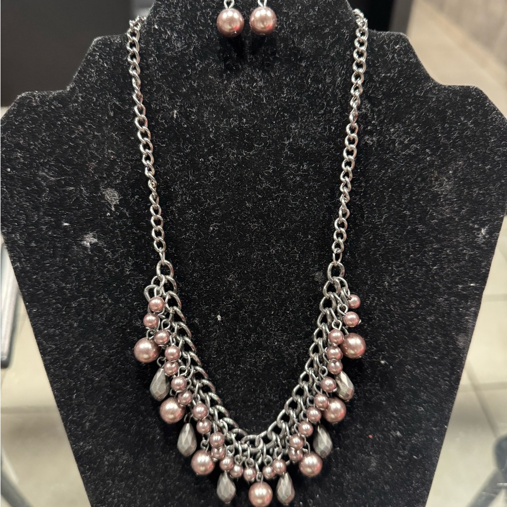 Elegant Silver and Pink Necklace Set